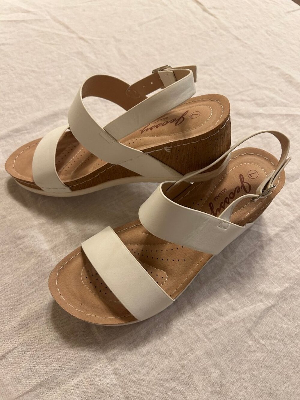 Jeossy Women's Wedge Sandal, White, Size 7